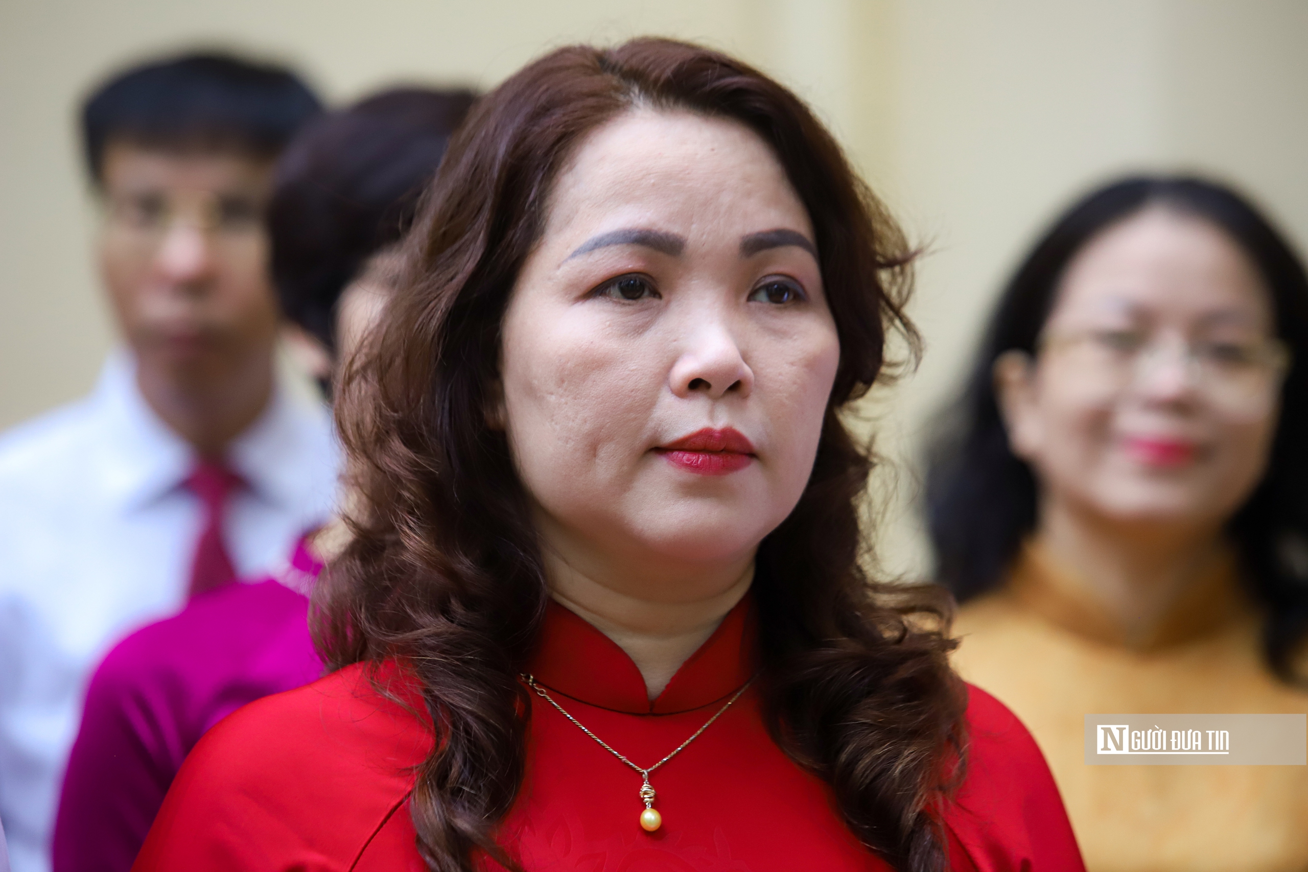 Hà Nội: Chủ tịch phường hướng dẫn người dân trong ngày đầu thực hiện chính quyền 2 cấp- Ảnh 4.