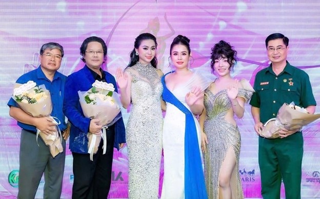 Nam tài tử nổi tiếng thập niên 90, từng được so sánh với Lý Hùng, cuộc sống kín tiếng ở tuổi 63- Ảnh 6. Nam tài tử nổi tiếng thập niên 90, từng được so sánh với Lý Hùng, cuộc sống kín tiếng ở tuổi 63- Ảnh 6.