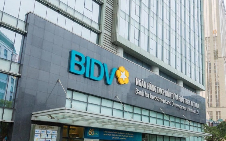 Bản tin 11/7: Dự kiến cấm học sinh dùng điện thoại cả trong giờ ra chơi tại Tp.HCM - Ảnh 2.