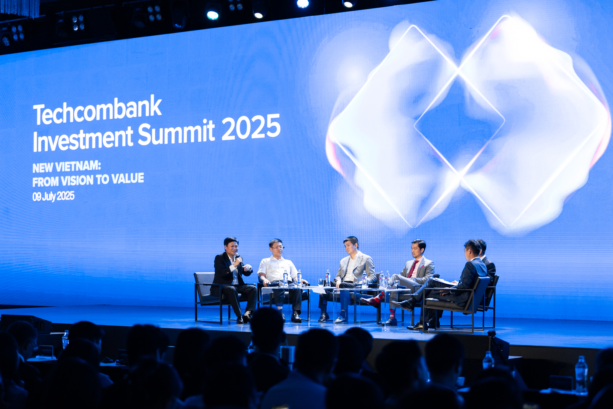 Techcombank Investment Summit 2025: “Việt Nam mới – tầm nhìn kiến tạo giá trị” - Ảnh 1.