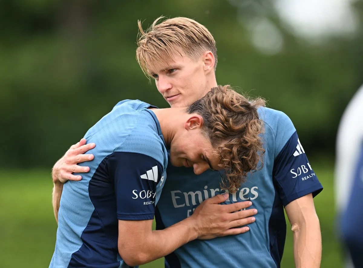 Arsenal công bố đội hình huấn luyện trước mùa giải với nhiều bất ngờ lớn - Ảnh 1. Arsenal công bố đội hình huấn luyện trước mùa giải với nhiều bất ngờ lớn - Ảnh 1.