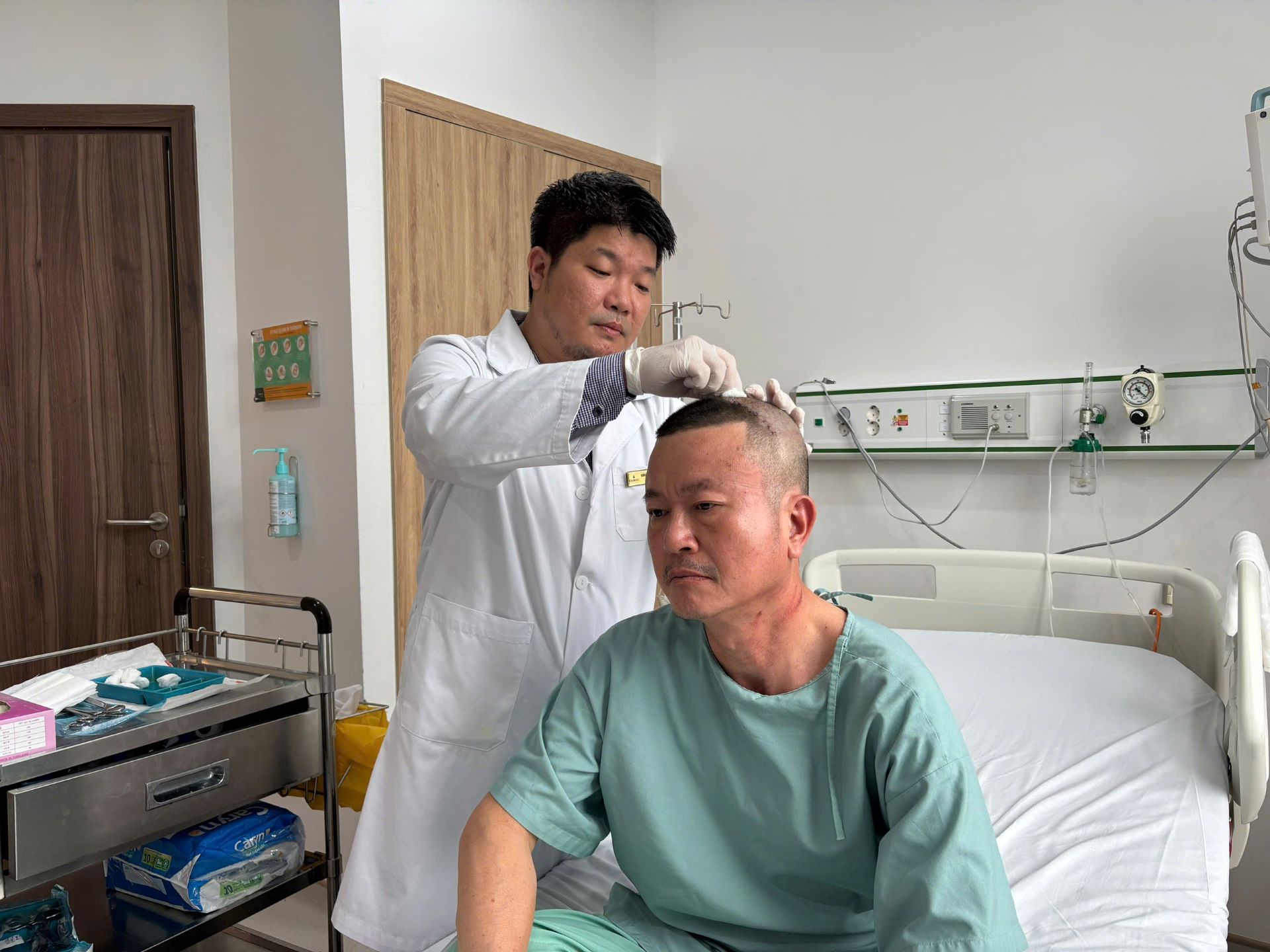 Du khách được mổ u não kịp thời ngay trong kỳ nghỉ tại Phú Quốc - Ảnh 1.