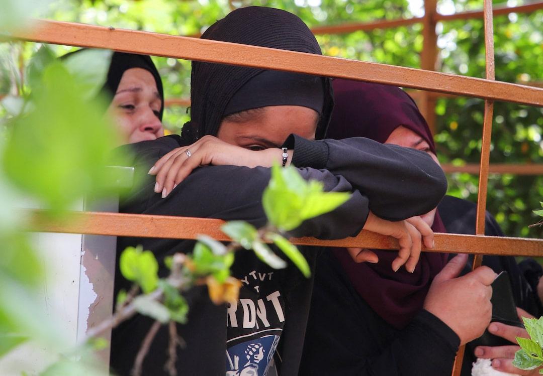 Israel không kích khu vực quanh phòng khám tại Gaza, nhiều trẻ em thiệt mạng - Ảnh 2.