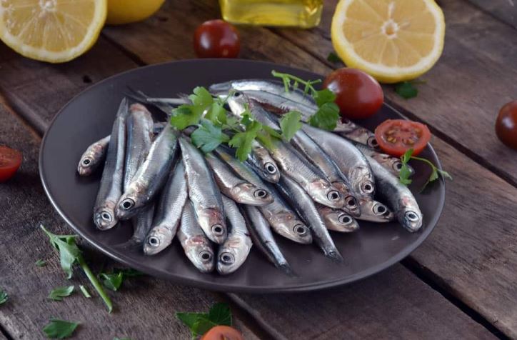 Loại cá giàu canxi hơn cá hồi, ở chợ Việt vừa nhiều vừa rẻ - Ảnh 1.