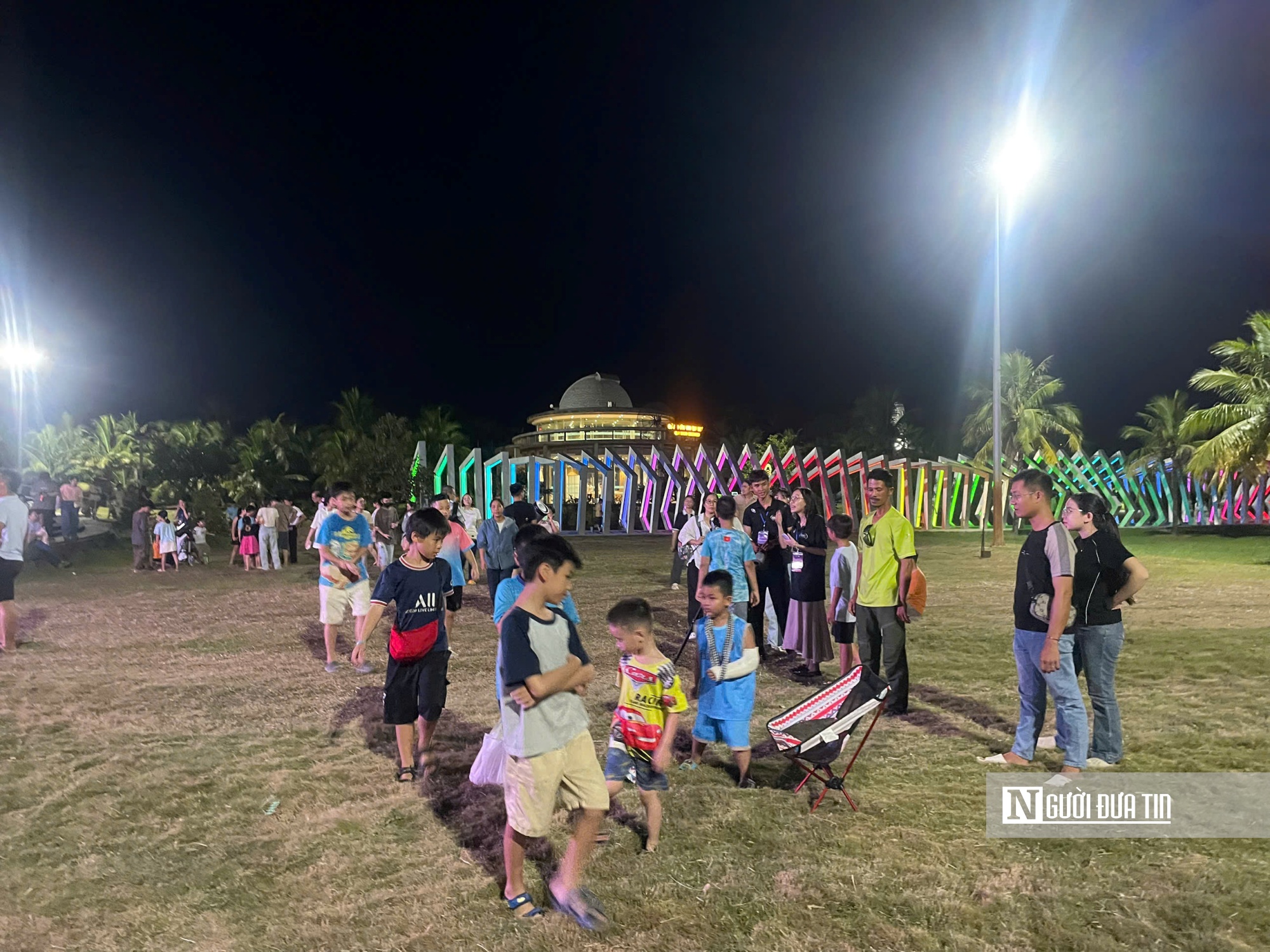 Hơn 1.000 người tham gia Tuần lễ Thiên văn Cộng đồng Quốc tế 2025- Ảnh 6. Hơn 1.000 người tham gia Tuần lễ Thiên văn Cộng đồng Quốc tế 2025- Ảnh 6.