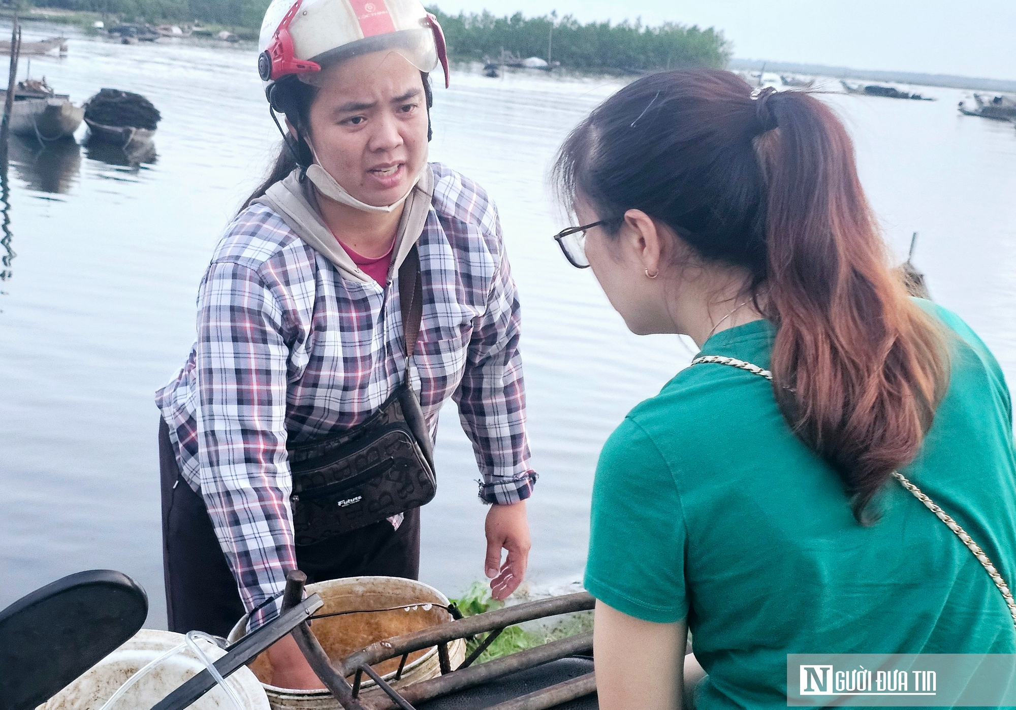 Ảnh: Bình yên sáng sớm ở chợ cá ven phá Tam Giang- Ảnh 12. Ảnh: Bình yên sáng sớm ở chợ cá ven phá Tam Giang- Ảnh 12.