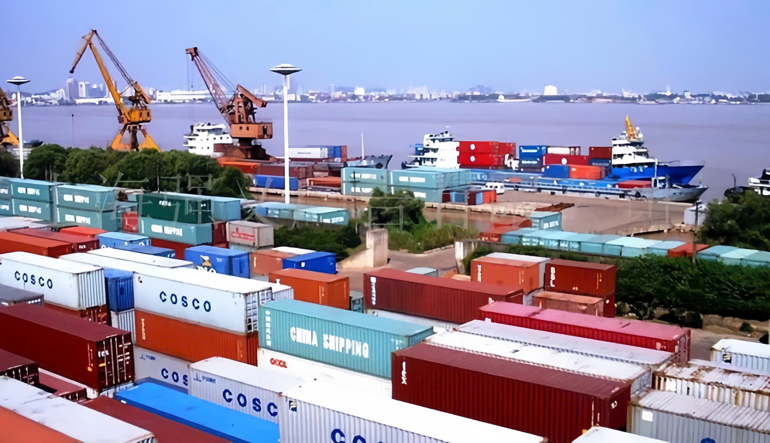 Thu thuế VAT tự động với hàng nhập khẩu giá trị thấp qua chuyển phát nhanh từ 1/8- Ảnh 1. Thu thuế VAT tự động với hàng nhập khẩu giá trị thấp qua chuyển phát nhanh từ 1/8- Ảnh 1.