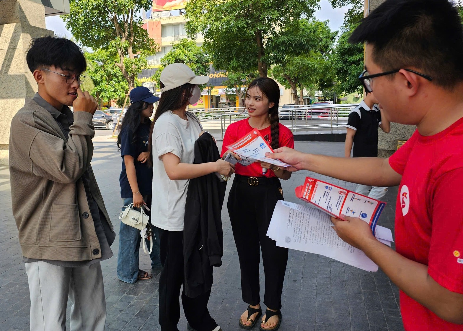 Nguồn hiến máu thiếu hụt, Hà Tĩnh đẩy mạnh công tác vận động phục vụ điều trị người bệnh- Ảnh 3. Nguồn hiến máu thiếu hụt, Hà Tĩnh đẩy mạnh công tác vận động phục vụ điều trị người bệnh- Ảnh 3.