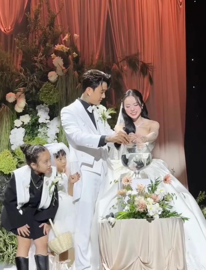 Nghi lễ độc lạ của Đạt G và Cindy Lư tại đám cưới - Ảnh 4.