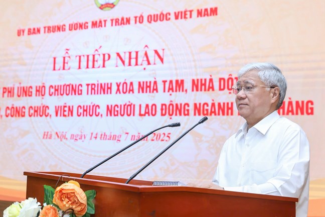 Tiếp nhận 82 tỷ đồng ủng hộ chương trình "xóa nhà tạm, nhà dột nát" từ ngành ngân hàng- Ảnh 3. Tiếp nhận 82 tỷ đồng ủng hộ chương trình "xóa nhà tạm, nhà dột nát" từ ngành ngân hàng- Ảnh 3.