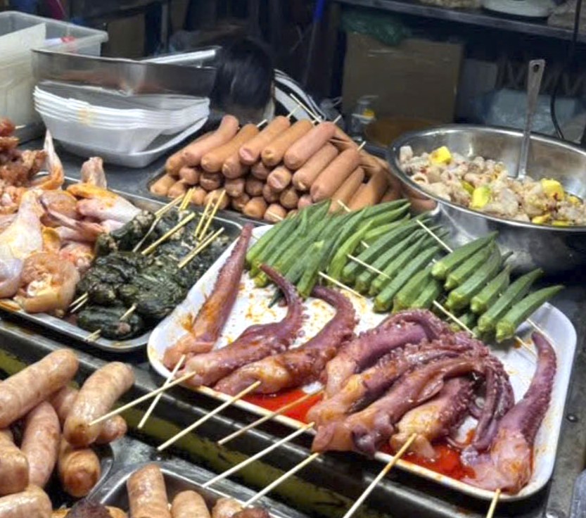 Vụ bị tố “chặt chém” ở Đà Nẵng: Yêu cầu người chủ dừng ngay bán hàng rong- Ảnh 2. Vụ bị tố “chặt chém” ở Đà Nẵng: Yêu cầu người chủ dừng ngay bán hàng rong- Ảnh 2.