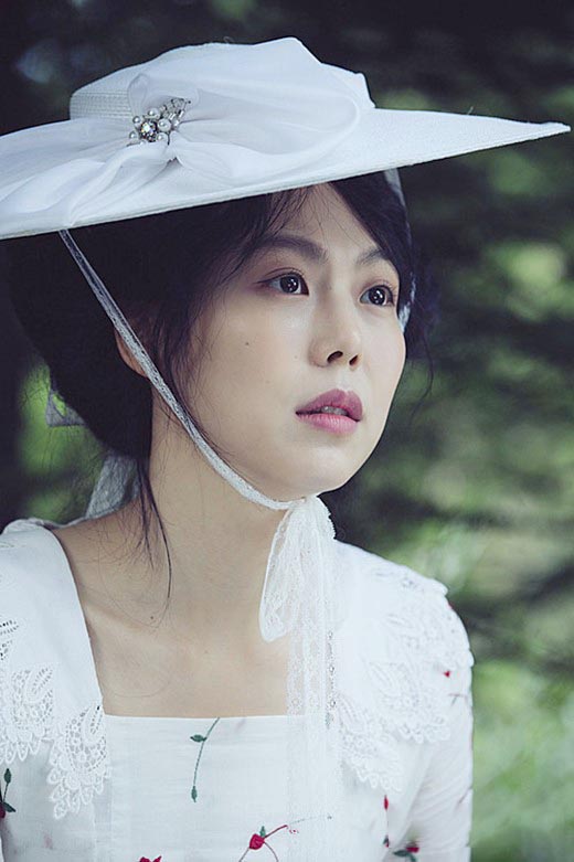 Kim Min Hee: "Tiểu thư" không thể thay thế, ngoài đời là "tiểu tam" bị ghét bậc nhất - Ảnh 2.