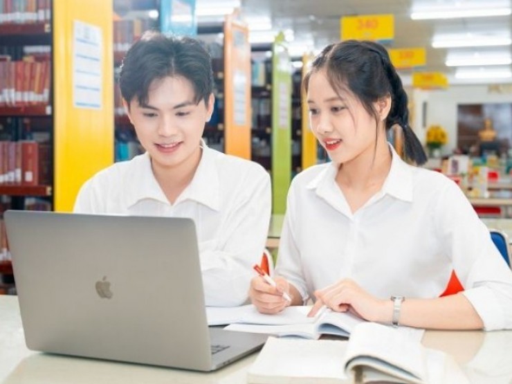 Phổ điểm thi tốt nghiệp THPT 2025: Hơn 500 thí sinh đạt điểm 10 toán - Ảnh 5.