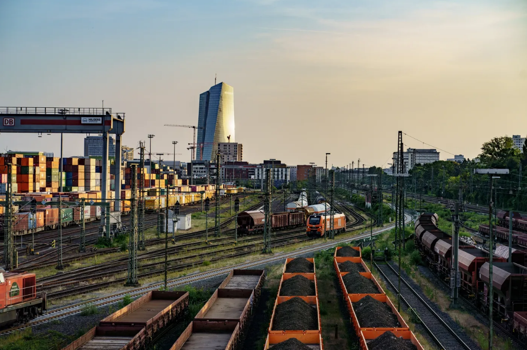 Quốc gia vùng Baltic kêu gọi EU làm điều này khi đàm phán thuế quan với Mỹ - Ảnh 1.