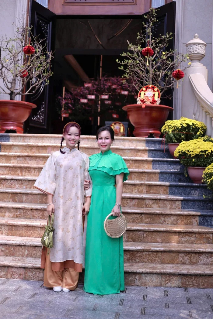 Con gái của diễn viên hài Việt Hương tuổi 16 cao vượt trội mẹ, học giỏi, xinh xắn - Ảnh 5.