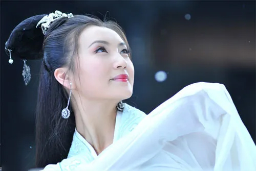 "Mỹ nhân vạn người mê" kết hôn với đại gia, sinh 3 con nhưng vẫn đi làm công ăn lương- Ảnh 2. "Mỹ nhân vạn người mê" kết hôn với đại gia, sinh 3 con nhưng vẫn đi làm công ăn lương- Ảnh 2.