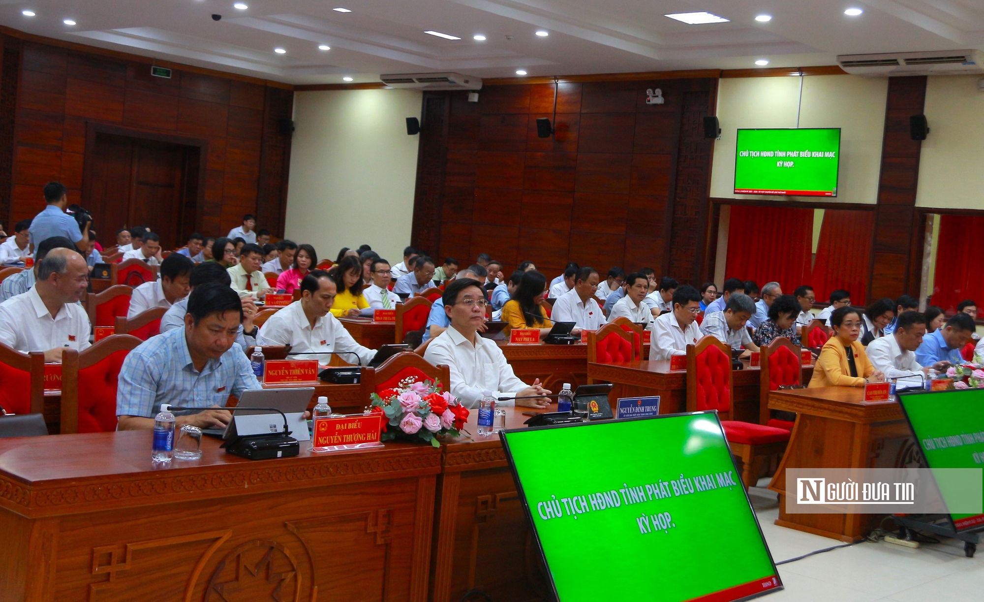 Đắk Lắk hỗ trợ hơn 50 tỷ đồng cho gần 1.000 cán bộ làm việc tại trung tâm hành chính mới - Ảnh 1.