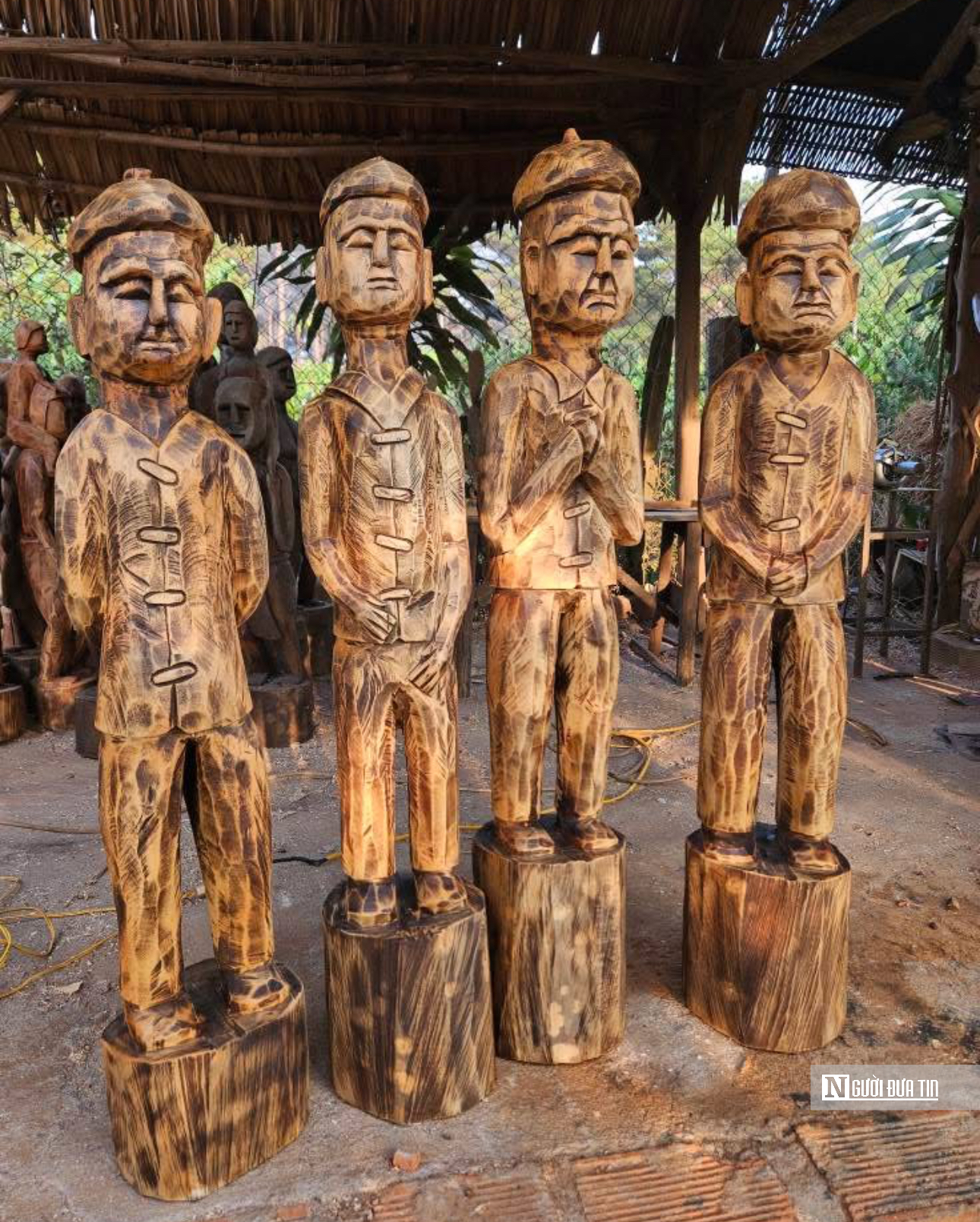 Mang "hồn cốt" Tây Nguyên vào từng nét chạm - Ảnh 2.