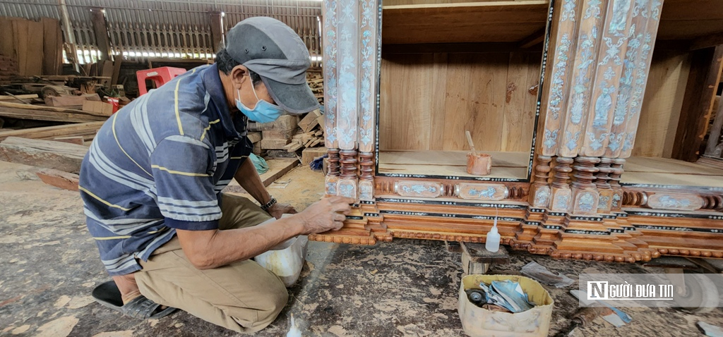 Nghề khảm xà cừ truyền thống đưa người dân đến tương lai khấm khá - Ảnh 3.