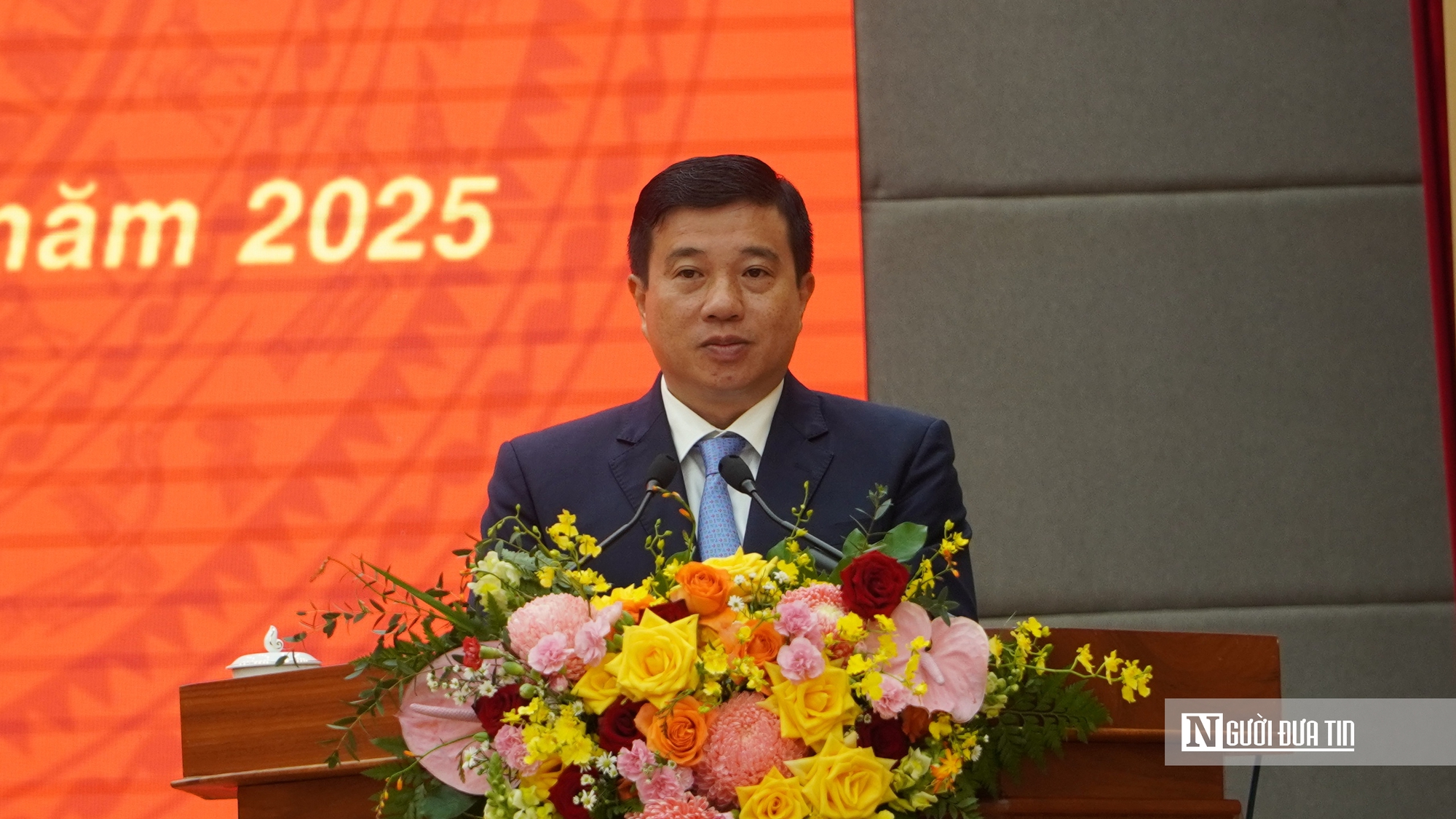 Chủ tịch HĐND tỉnh Lâm Đồng: "Vừa chạy vừa xếp hàng” nhưng không để chậm nhịp phát triển- Ảnh 5. Chủ tịch HĐND tỉnh Lâm Đồng: "Vừa chạy vừa xếp hàng” nhưng không để chậm nhịp phát triển- Ảnh 5.