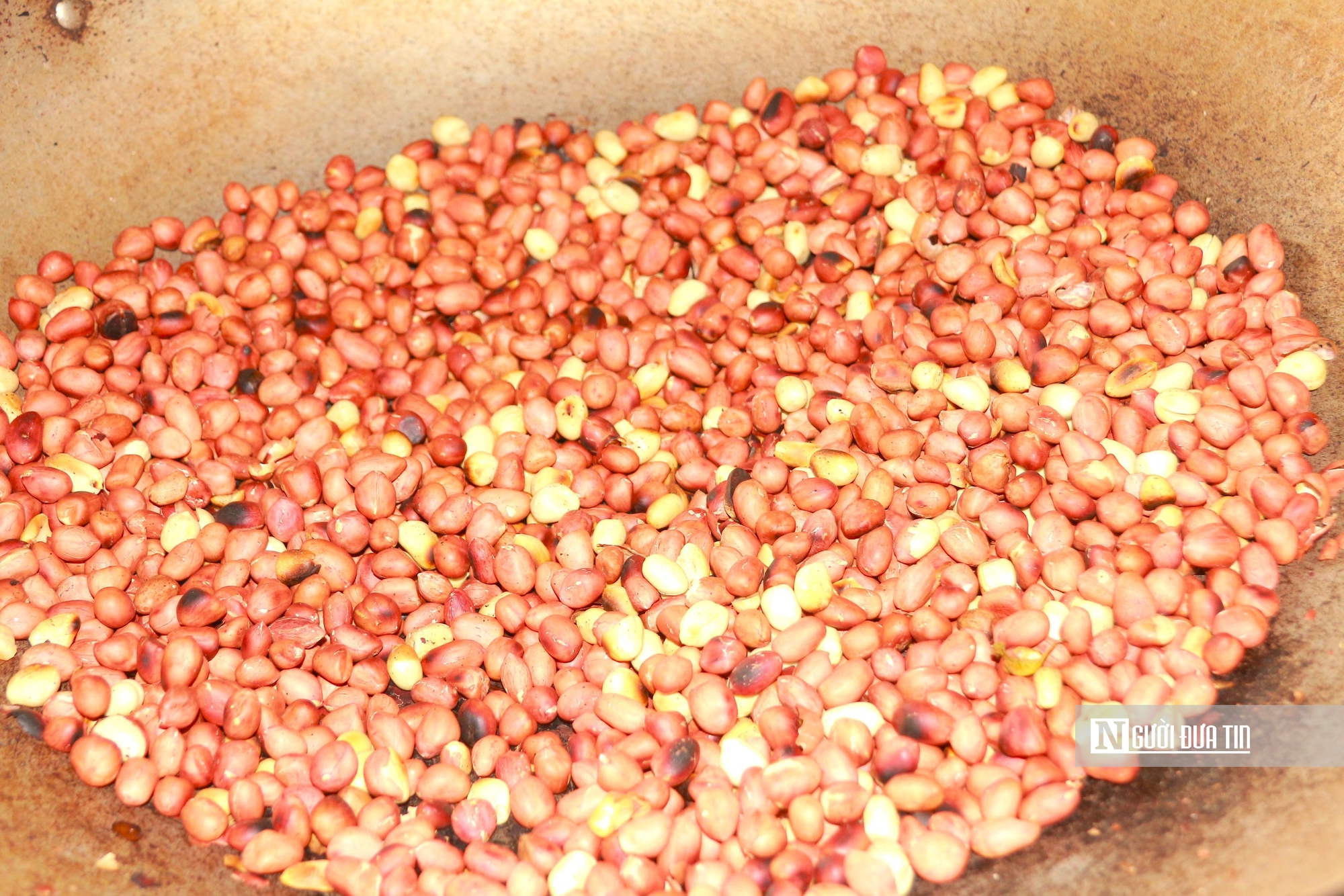 Giữ nghề đúc bánh xèo xứ Quảng trên vùng đất đỏ ba-zan - Ảnh 12.