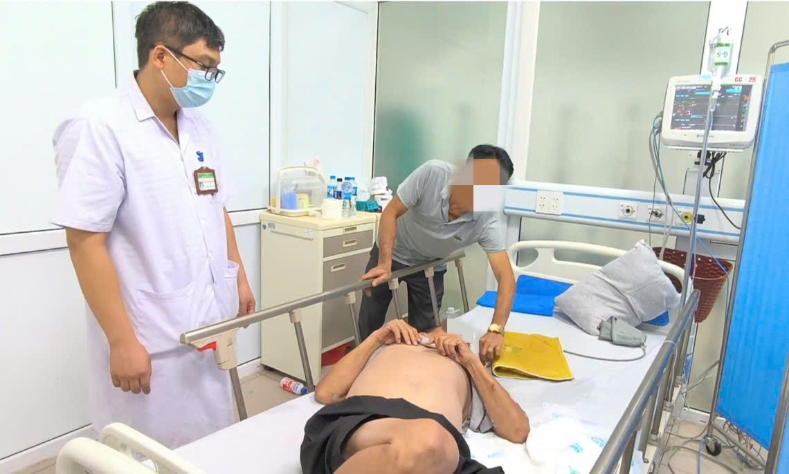 Bị chó cắn không tiêm phòng, người đàn ông nguy kịch vì nghi mắc bệnh dại - Ảnh 1.