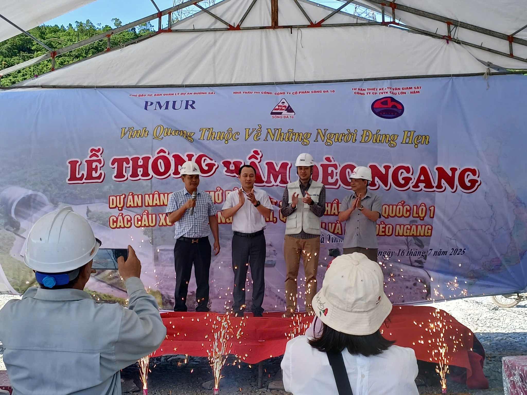 Thông hầm Đèo Ngang nối Quảng Trị với Hà Tĩnh - Ảnh 2.