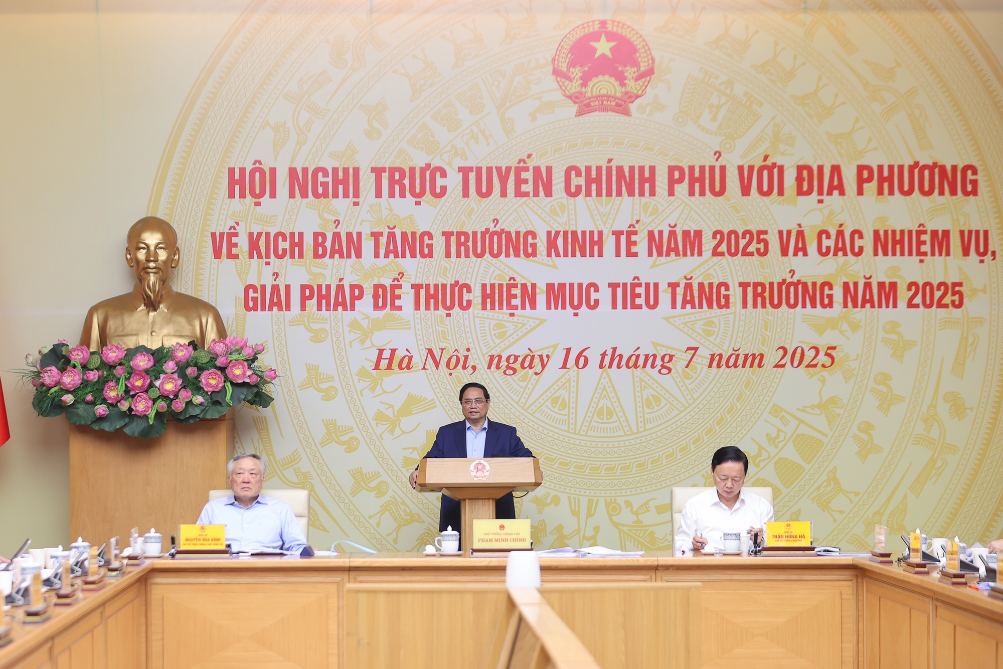 Chính phủ đặt mục tiêu tăng trưởng GDP năm 2025 đạt 8,3 - 8,5% - Ảnh 1.