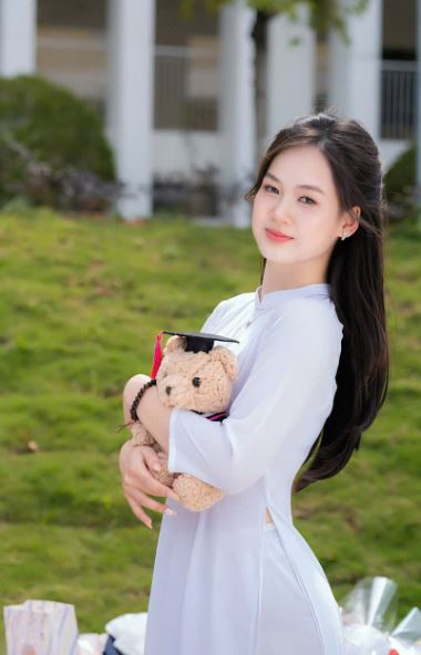 Chân dung thủ khoa khối A00 quê Phú Thọ, xinh như hotgirl còn học siêu giỏi - Ảnh 1.