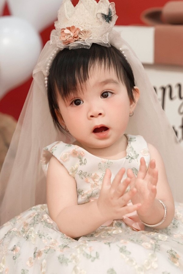 Cặp đôi diễn viên nổi tiếng Vbiz: Chờ 8 năm để được ẵm bồng con đầu lòng, hạnh phúc hơn khi được làm bố mẹ - Ảnh 8.