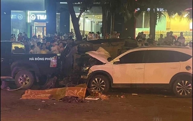 Tai nạn liên hoàn kinh hoàng tại Hà Nội, tài xế có nồng độ cồn vượt mức "kịch khung" - Ảnh 1. Tai nạn liên hoàn kinh hoàng tại Hà Nội, tài xế có nồng độ cồn vượt mức "kịch khung" - Ảnh 1.