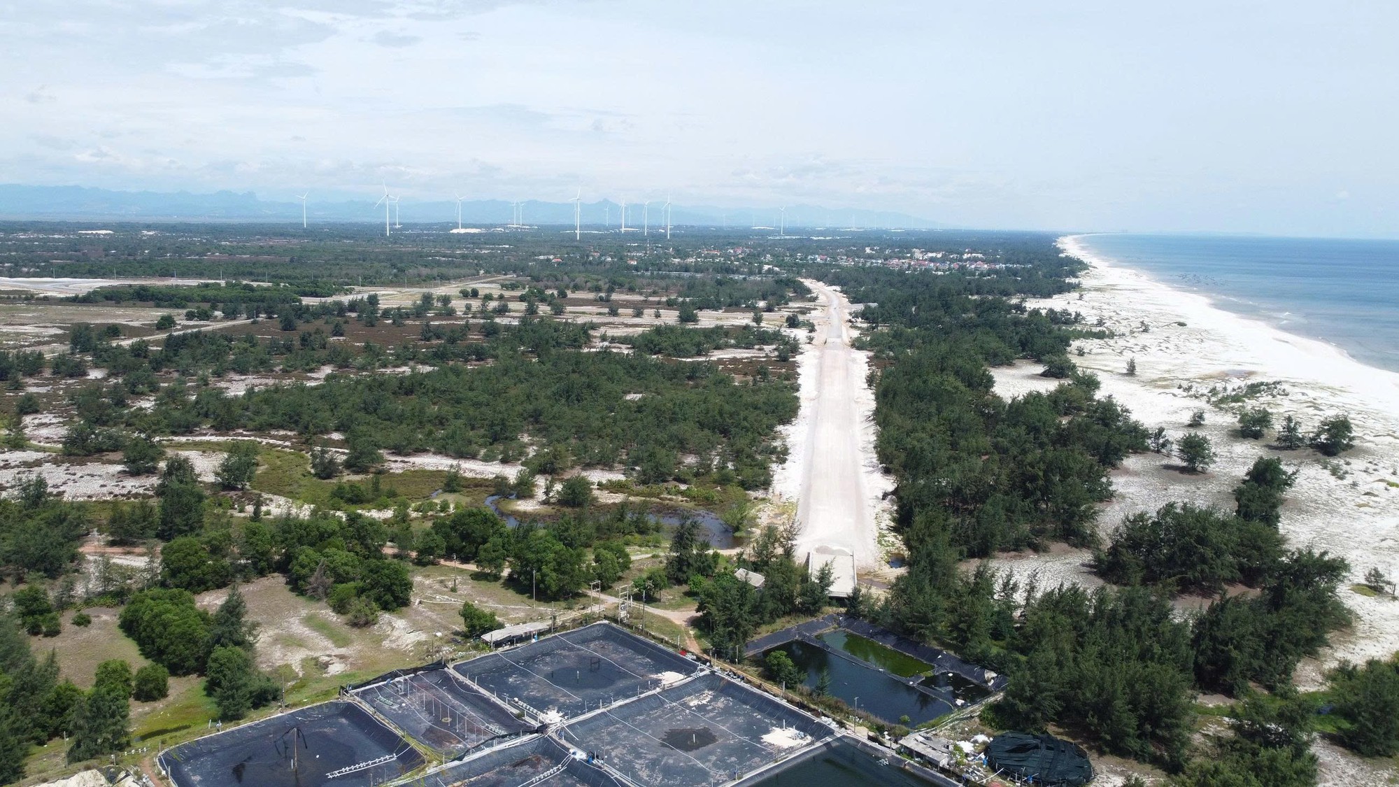 Nguyên nhân hai dự án ven biển Quảng Trị chậm tiến độ, phải tăng vốn đầu tư- Ảnh 2. Nguyên nhân hai dự án ven biển Quảng Trị chậm tiến độ, phải tăng vốn đầu tư- Ảnh 2.