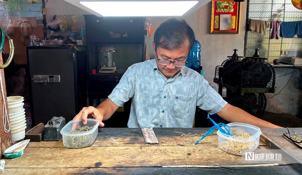 Giữ lửa "làng vàng" trăm năm tuổi- Ảnh 2. Giữ lửa "làng vàng" trăm năm tuổi- Ảnh 2.