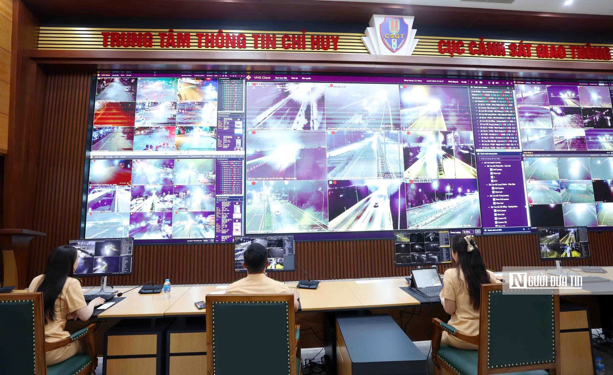 Cận cảnh trung tâm điều hành Camera AI tự động phát hiện gửi thông báo vi phạm trong 2 giờ- Ảnh 1. Cận cảnh trung tâm điều hành Camera AI tự động phát hiện gửi thông báo vi phạm trong 2 giờ- Ảnh 1.