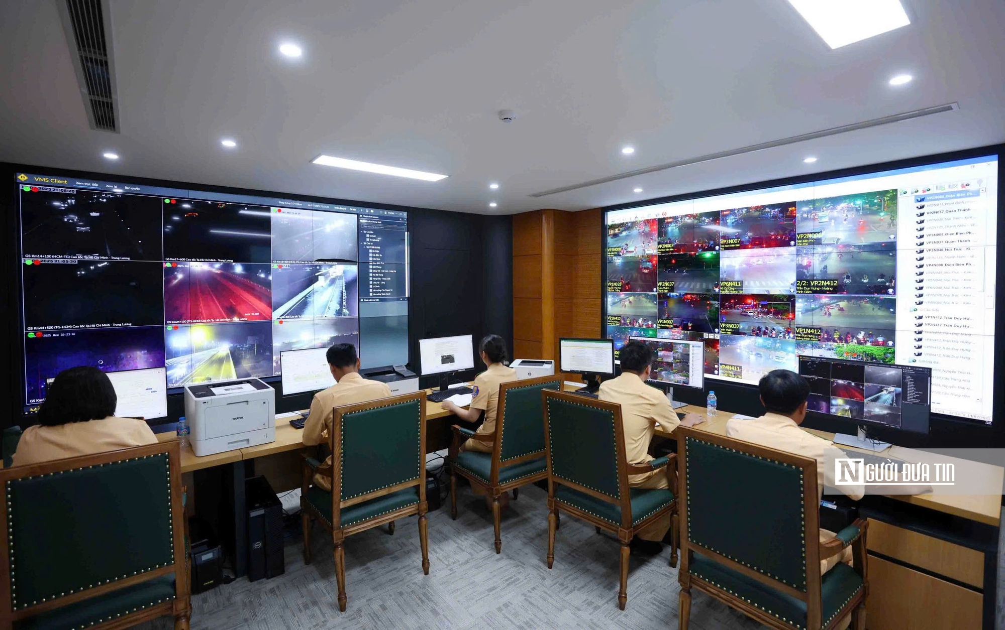Cận cảnh trung tâm điều hành Camera AI tự động phát hiện gửi thông báo vi phạm trong 2 giờ- Ảnh 2. Cận cảnh trung tâm điều hành Camera AI tự động phát hiện gửi thông báo vi phạm trong 2 giờ- Ảnh 2.