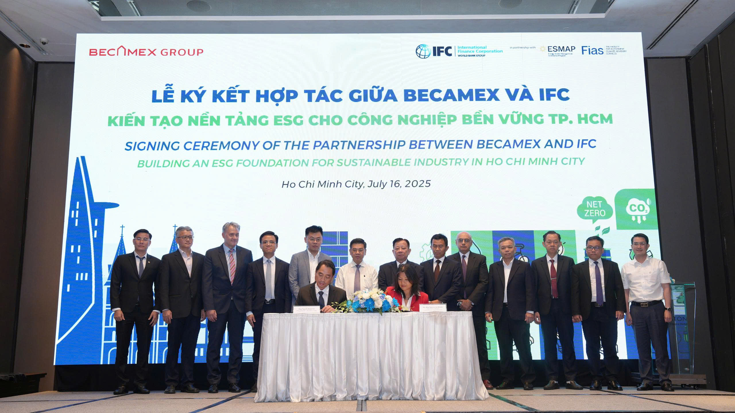Tập đoàn Becamex và IFC ký kết hợp tác triển khai mô hình Khu công nghiệp sinh thái - Ảnh 1.
