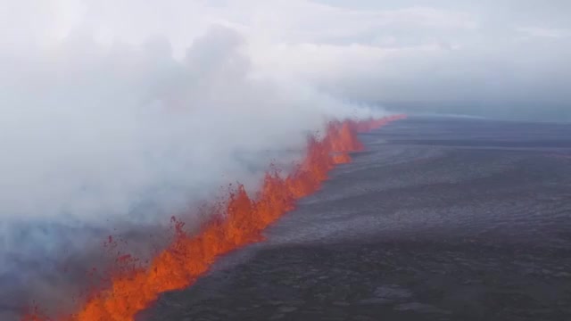 Núi lửa ở Iceland bất ngờ phun trào, người dân sơ tán khẩn cấp- Ảnh 1. Núi lửa ở Iceland bất ngờ phun trào, người dân sơ tán khẩn cấp- Ảnh 1.