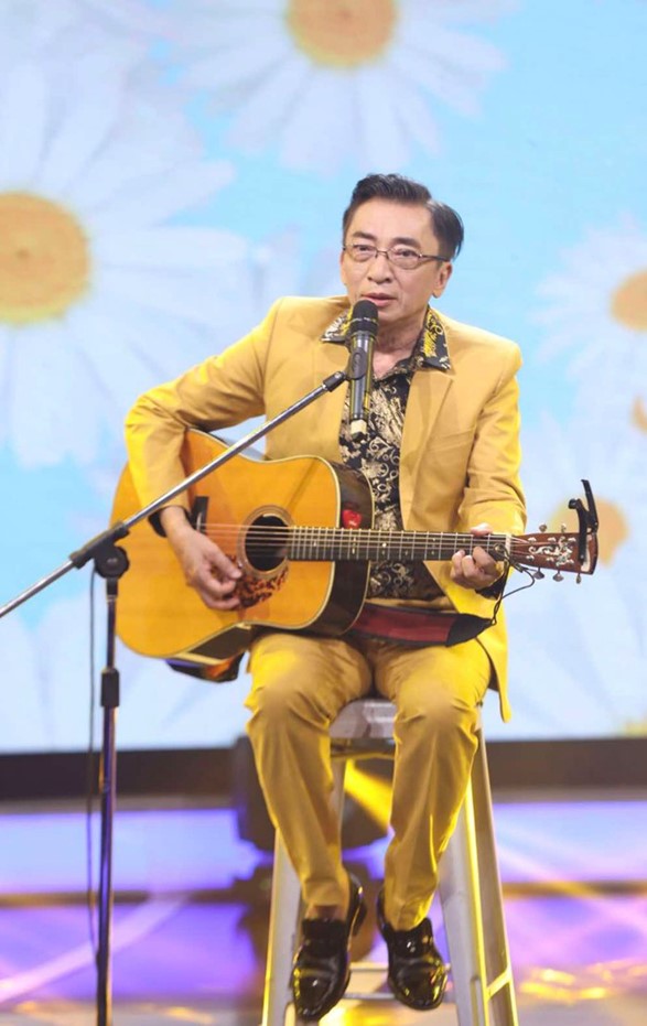"Hoàng tử Mưa bụi" - người giữ lửa âm nhạc truyền thống cách mạng, kín tiếng bên vợ kém 24 tuổi- Ảnh 1. "Hoàng tử Mưa bụi" - người giữ lửa âm nhạc truyền thống cách mạng, kín tiếng bên vợ kém 24 tuổi- Ảnh 1.