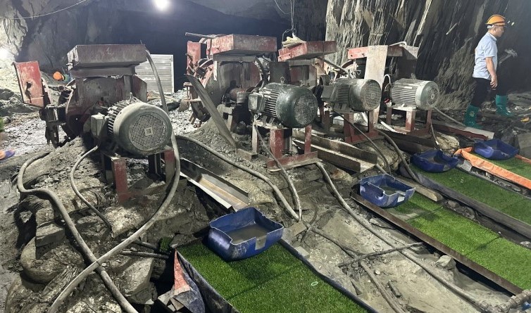 Sơn La: Bắt gần 60 người khai thác vàng trái phép - Ảnh 3.