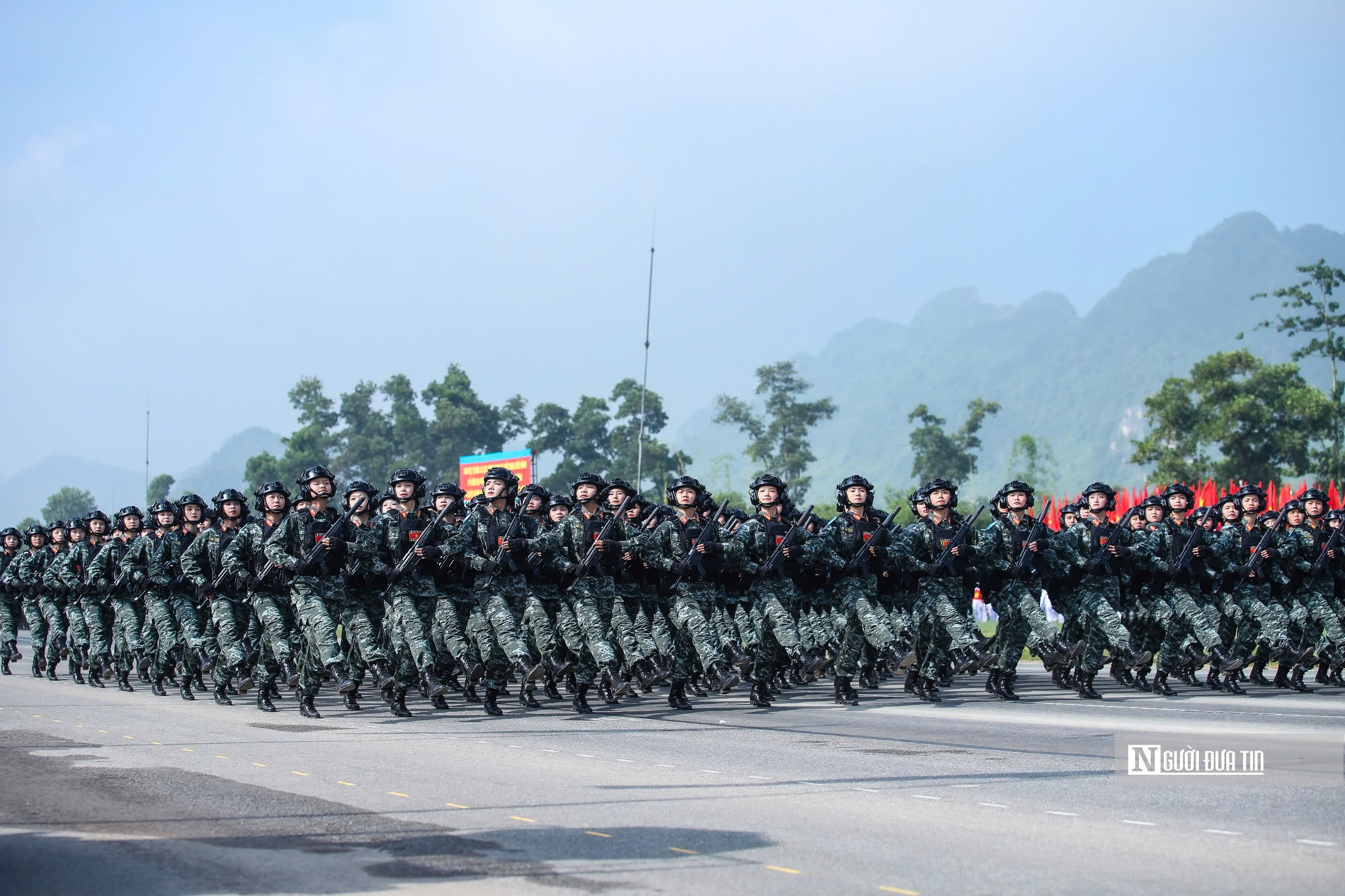 Nét đẹp của những "bông hồng thép" trên thao trường A80 - Ảnh 22.