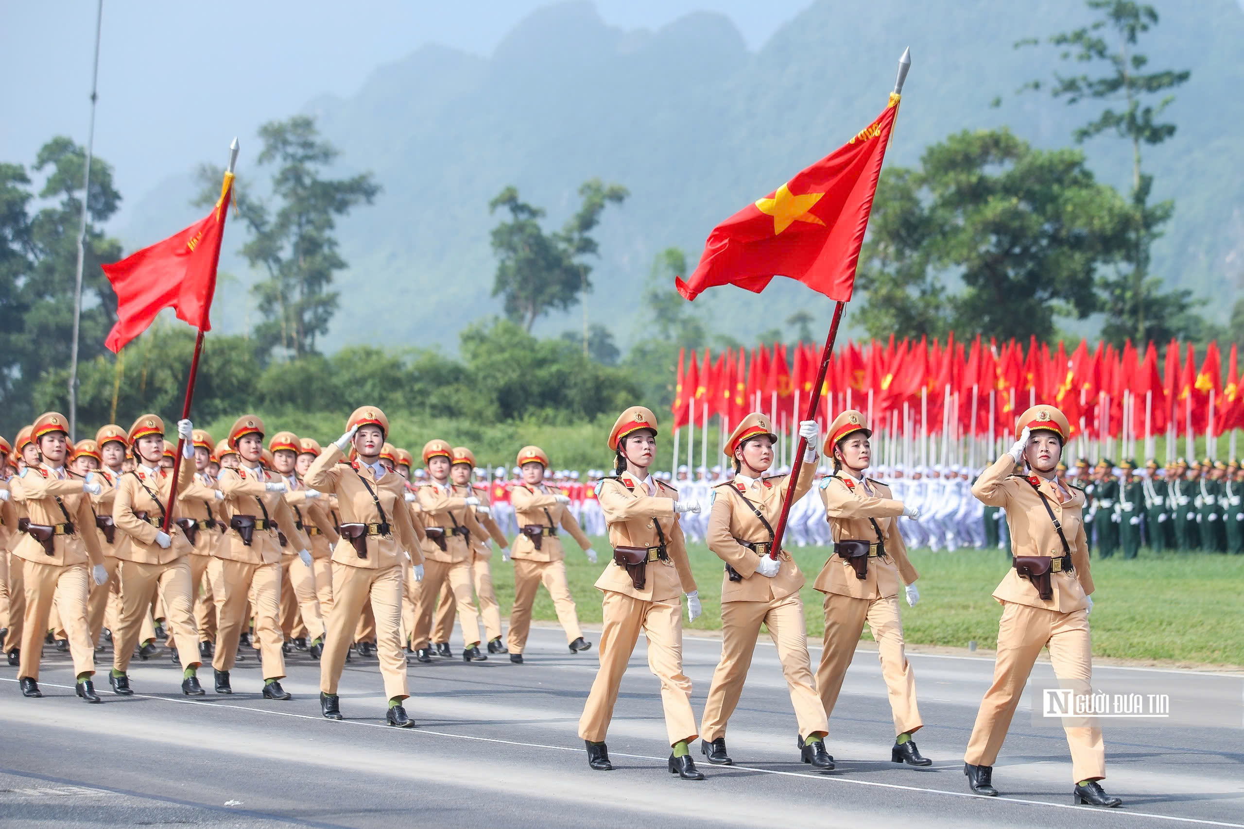 Nét đẹp của những "bông hồng thép" trên thao trường A80 - Ảnh 18.