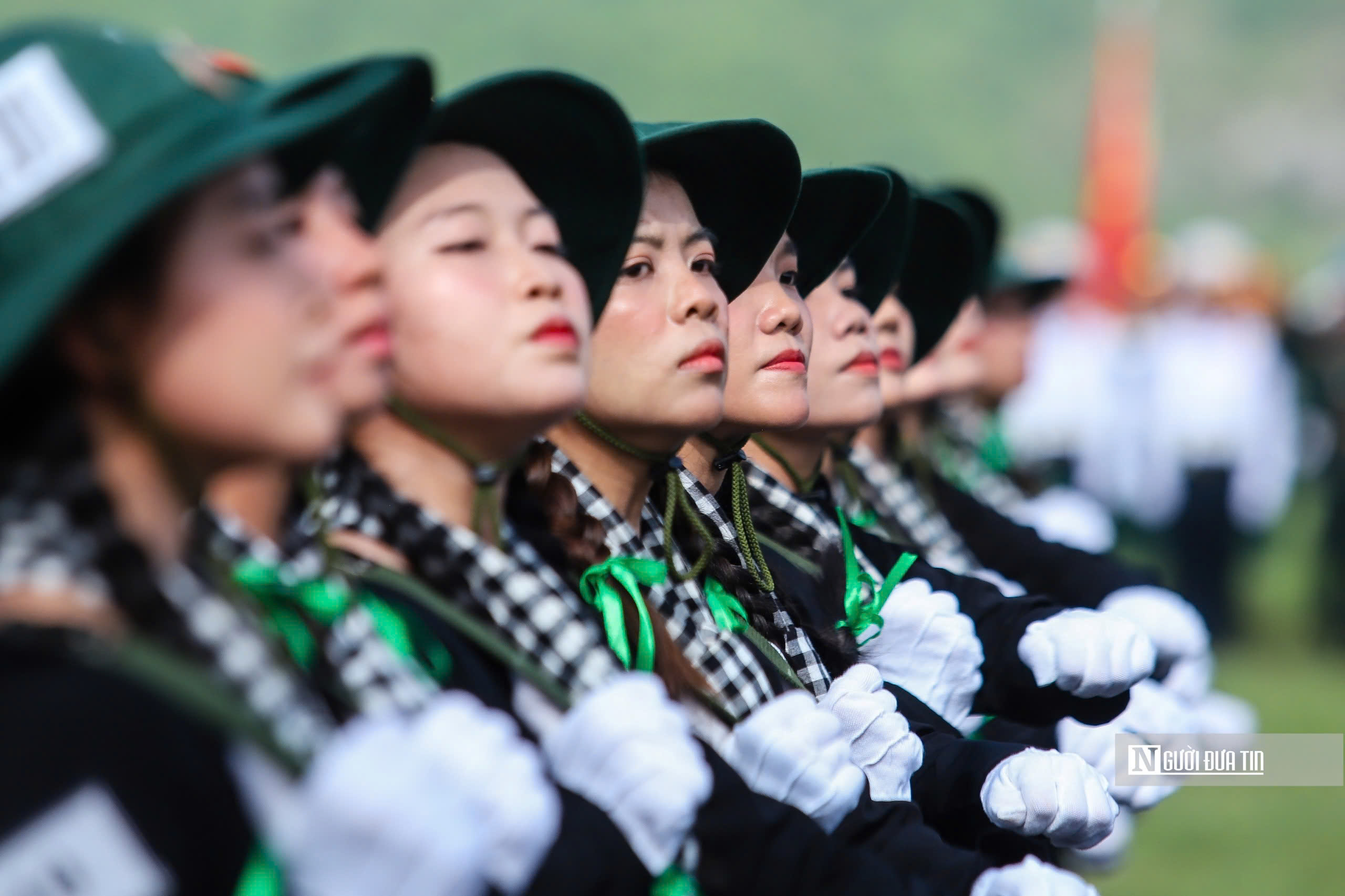 Nét đẹp của những "bông hồng thép" trên thao trường A80 - Ảnh 17.