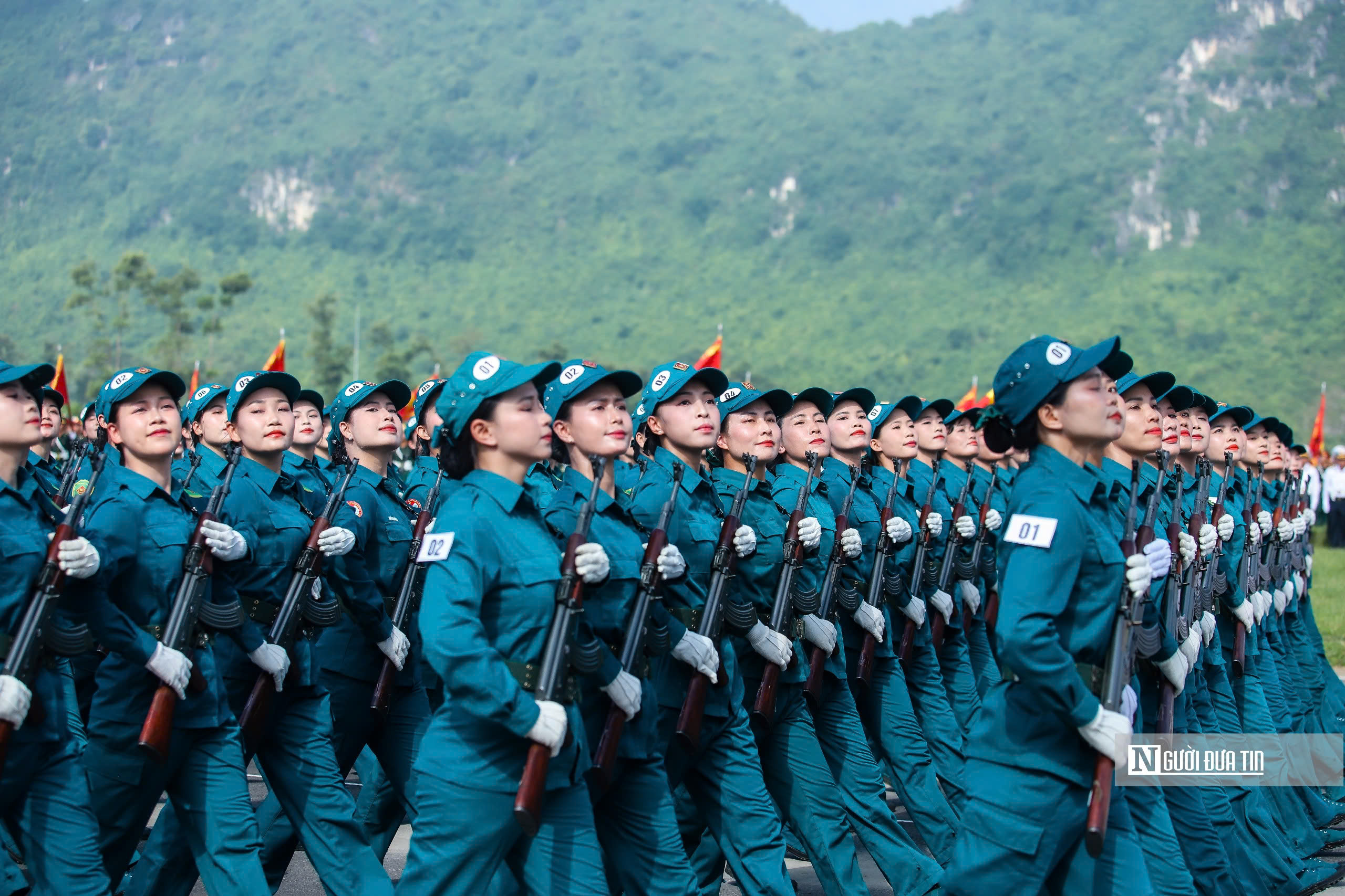 Nét đẹp của những "bông hồng thép" trên thao trường A80 - Ảnh 14.
