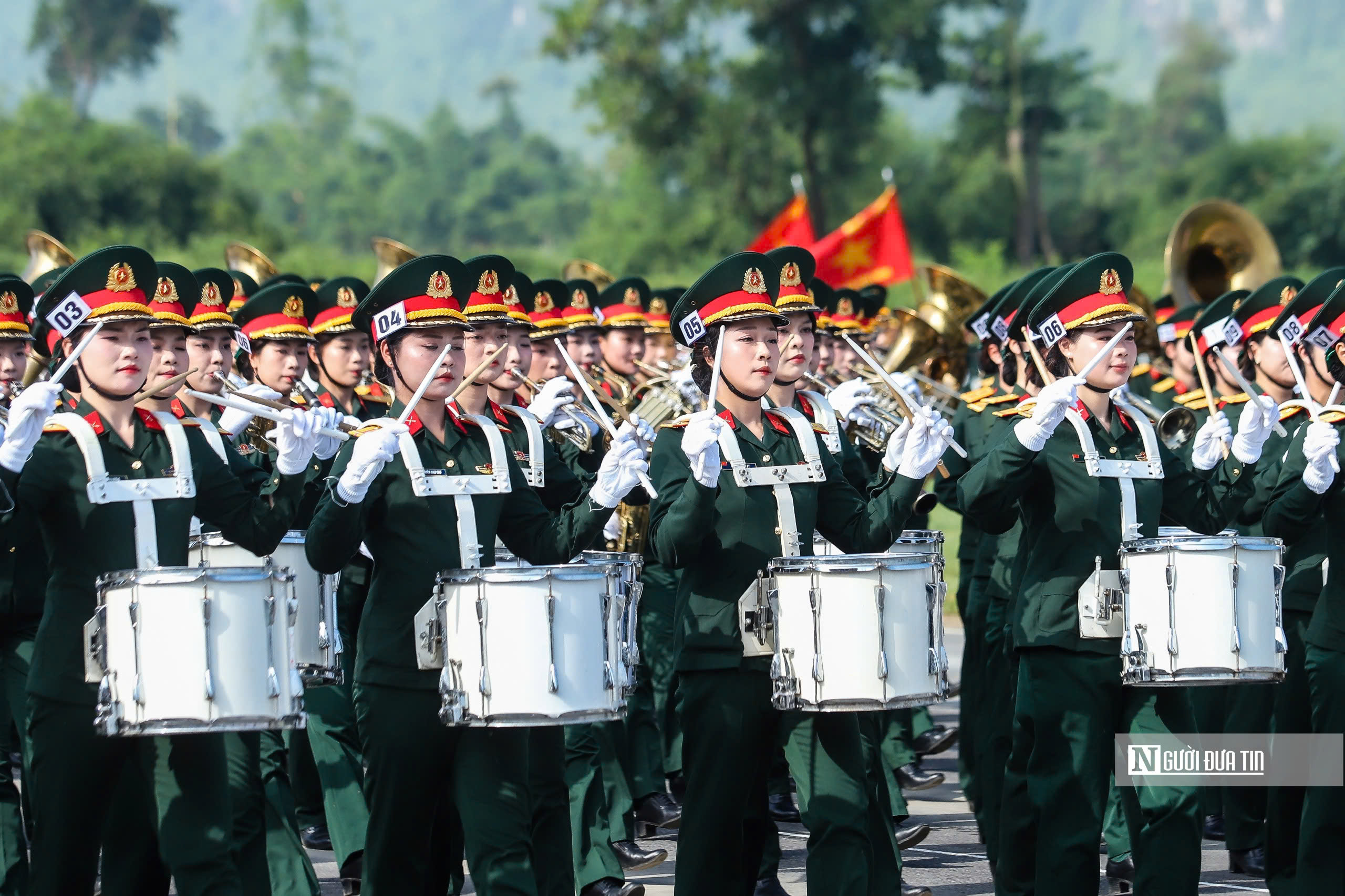 Nét đẹp của những "bông hồng thép" trên thao trường A80 - Ảnh 3.