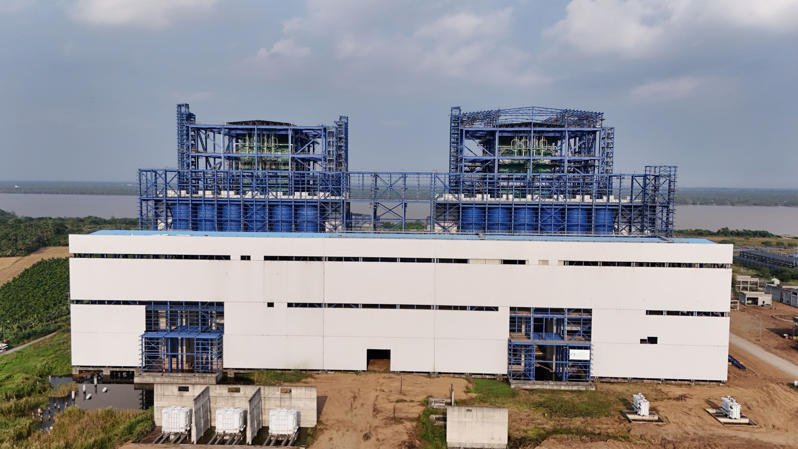 Dự án NMNĐ Long Phú 1: Chuyển mình mạnh mẽ, hướng tới đích phát điện 2027- Ảnh 4. Dự án NMNĐ Long Phú 1: Chuyển mình mạnh mẽ, hướng tới đích phát điện 2027- Ảnh 4.