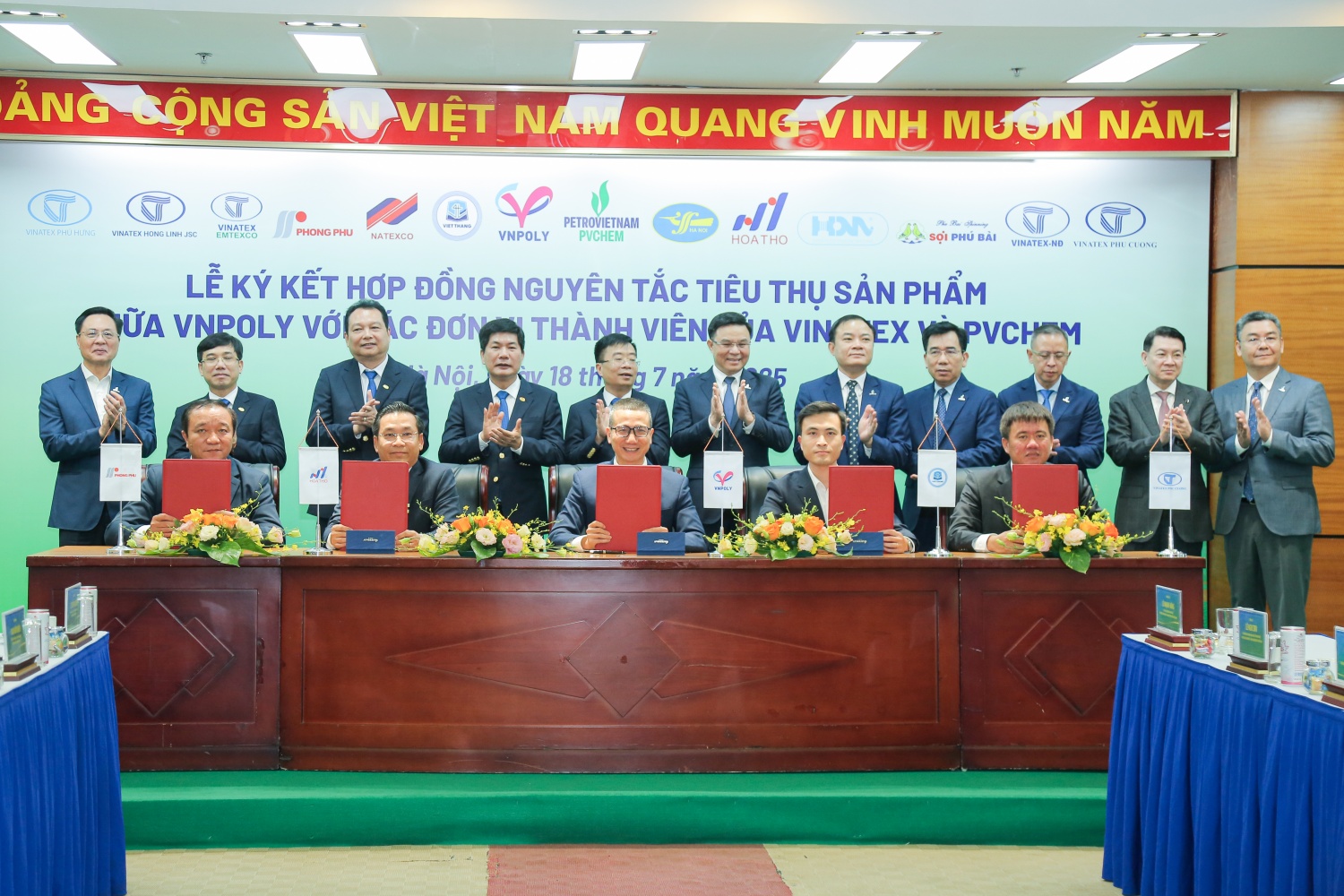 Petrovietnam - VINATEX tạo sự bền vững trong chuỗi cung ứng “hóa chất - xơ sợi - dệt may” - Ảnh 5.