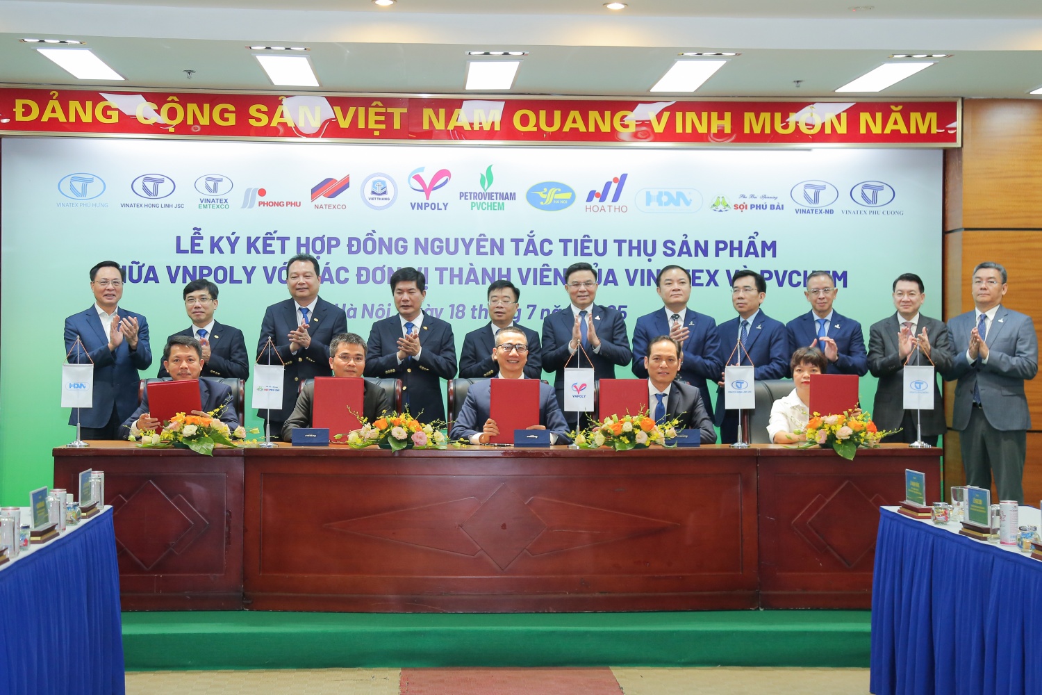 Petrovietnam - VINATEX tạo sự bền vững trong chuỗi cung ứng “hóa chất - xơ sợi - dệt may” - Ảnh 6.