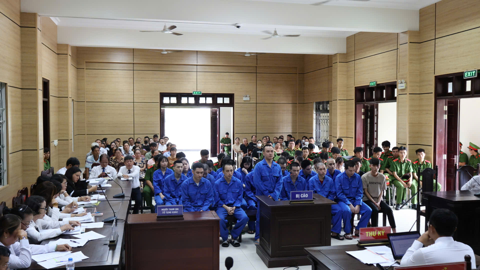 Lật tẩy thủ đoạn lừa đảo qua app chiếm đoạt hơn 4,3 tỷ đồng- Ảnh 2. Lật tẩy thủ đoạn lừa đảo qua app chiếm đoạt hơn 4,3 tỷ đồng- Ảnh 2.