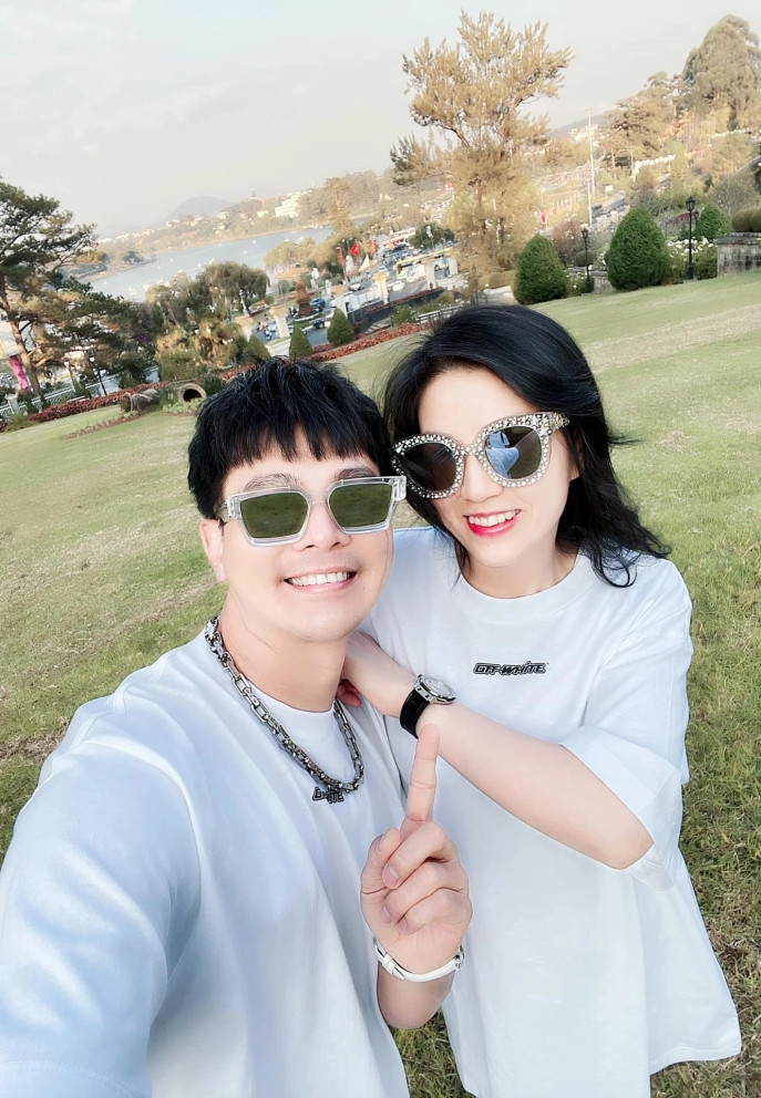 Lâm Hùng - "chàng lãng tử miền Tây" " tiết lộ tài sản sau 30 năm ca hát và bà xã kín tiếng- Ảnh 7. Lâm Hùng - "chàng lãng tử miền Tây" " tiết lộ tài sản sau 30 năm ca hát và bà xã kín tiếng- Ảnh 7.
