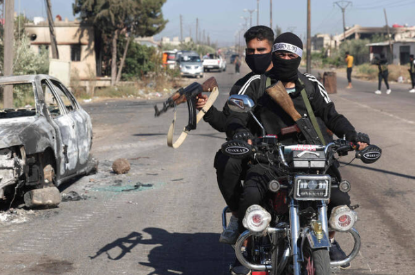 Tình hình Syria: Mỹ thông báo lệnh ngừng bắn, bình yên mong manh bên trong thành phố Sweida- Ảnh 1. Tình hình Syria: Mỹ thông báo lệnh ngừng bắn, bình yên mong manh bên trong thành phố Sweida- Ảnh 1.